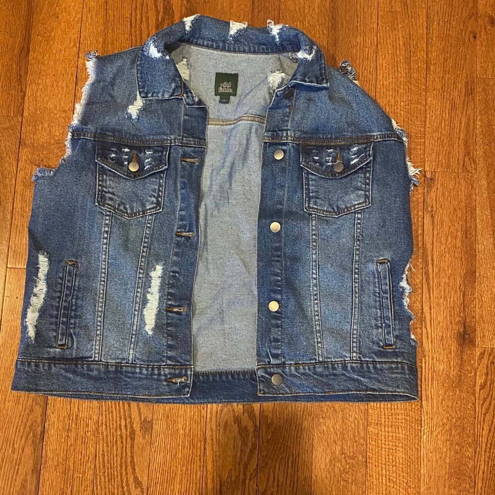 Sleeveless jean jacket